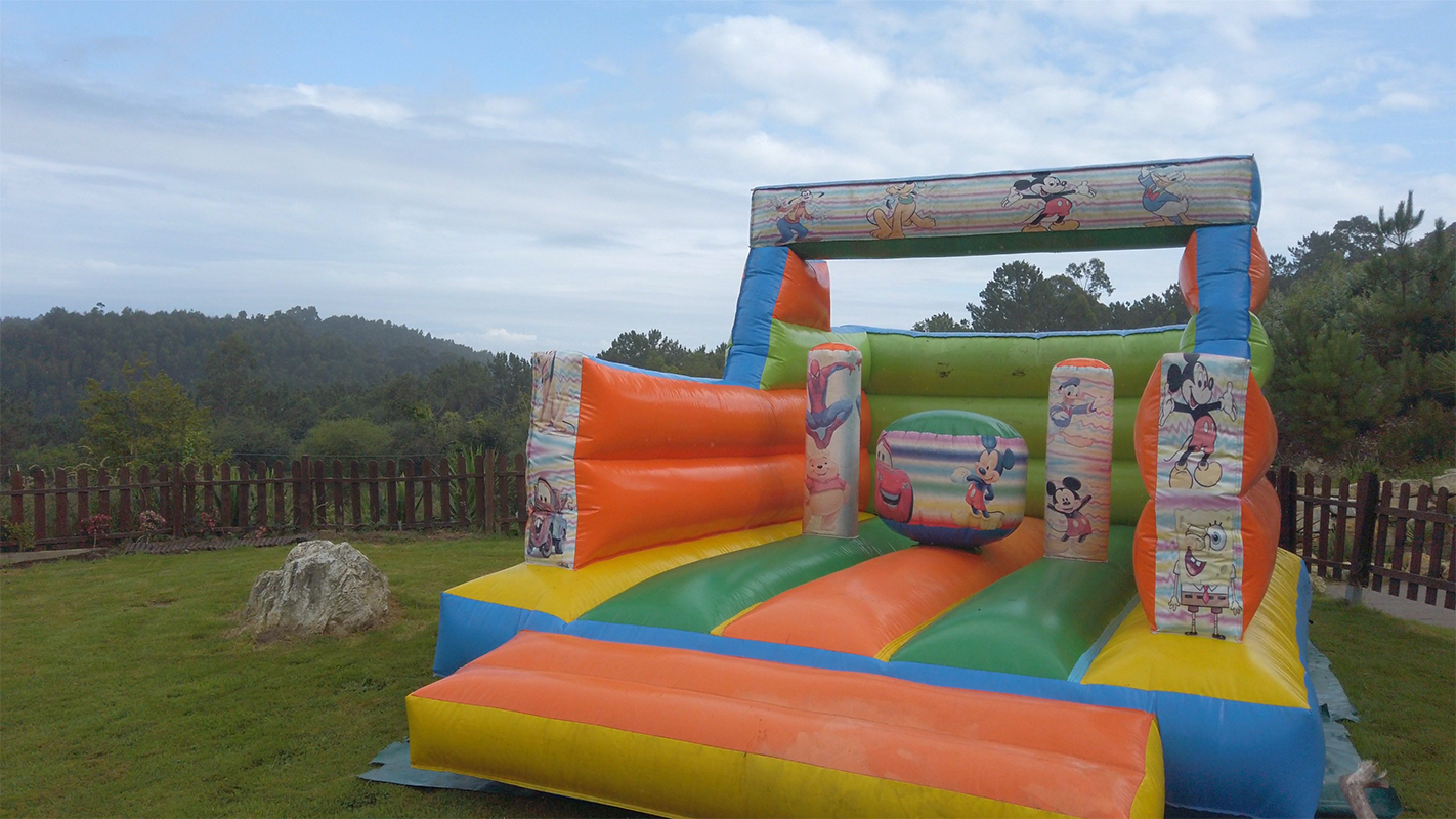 Hotel Playa de Aguilar - parque infantil - zona juegos hinchables